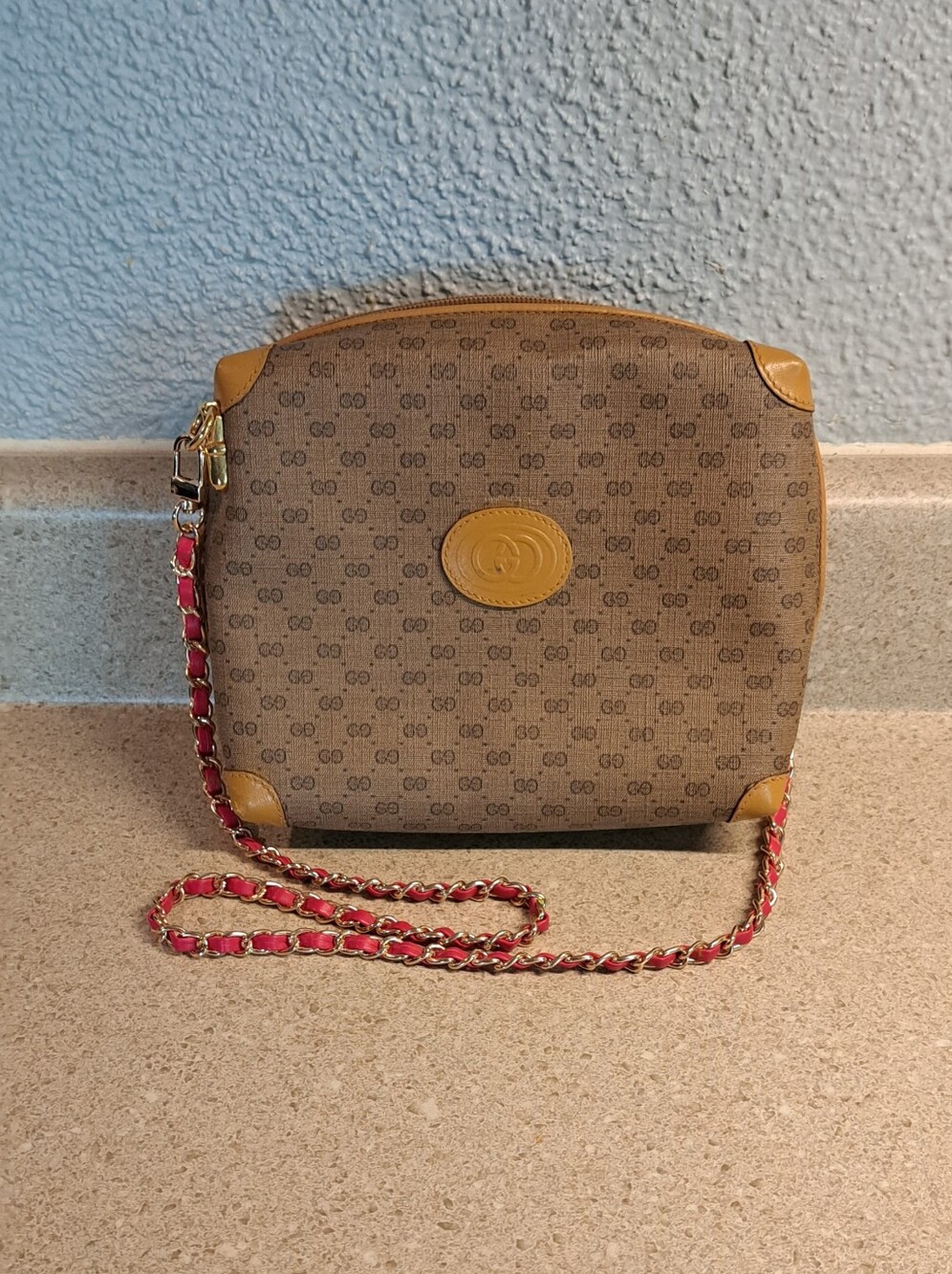 Gucci Shoulder Bag